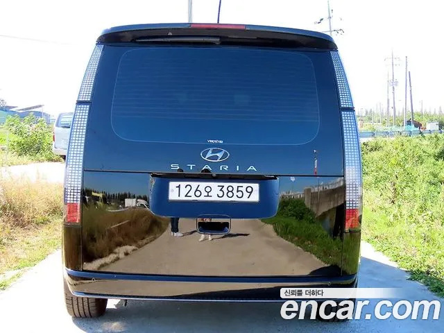 Hyundai Staria 2021 thumb 4