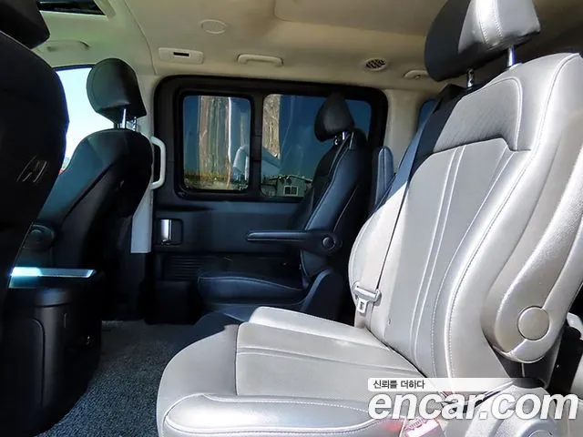 Hyundai Staria 2021 thumb 6