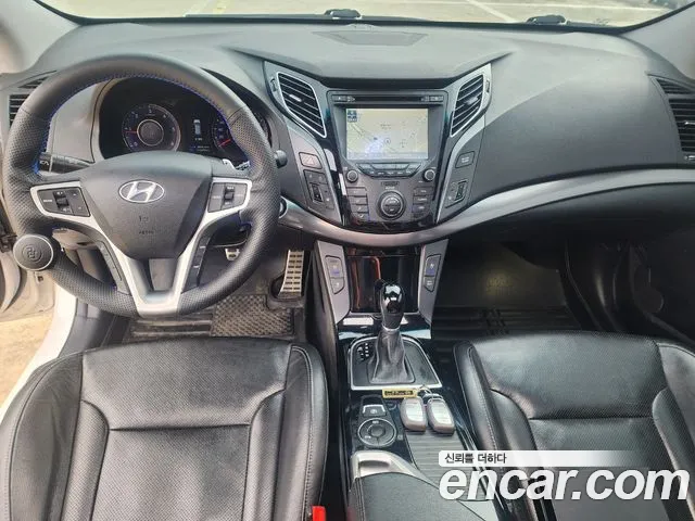 Hyundai i40 2013 thumb 8