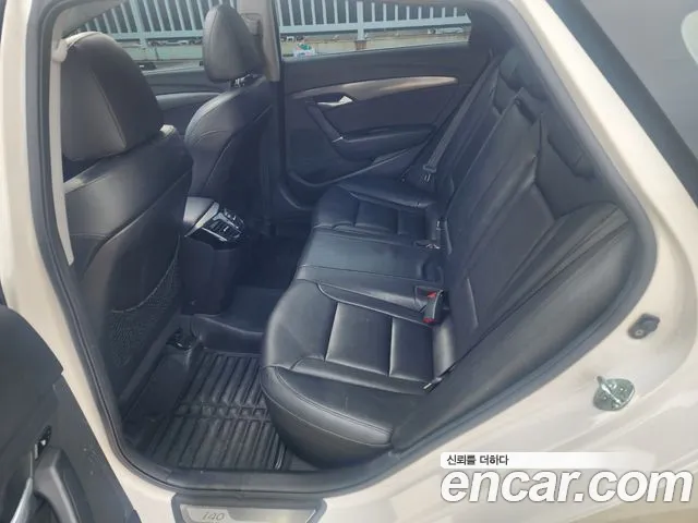 Hyundai i40 2013 thumb 10