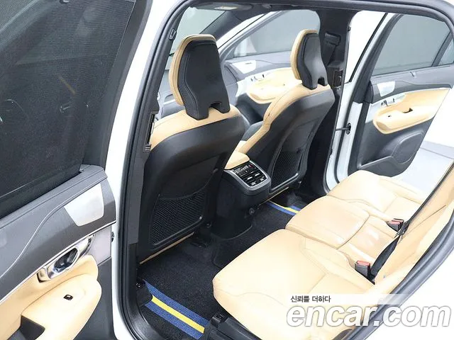 Volvo XC90 2024 thumb 10