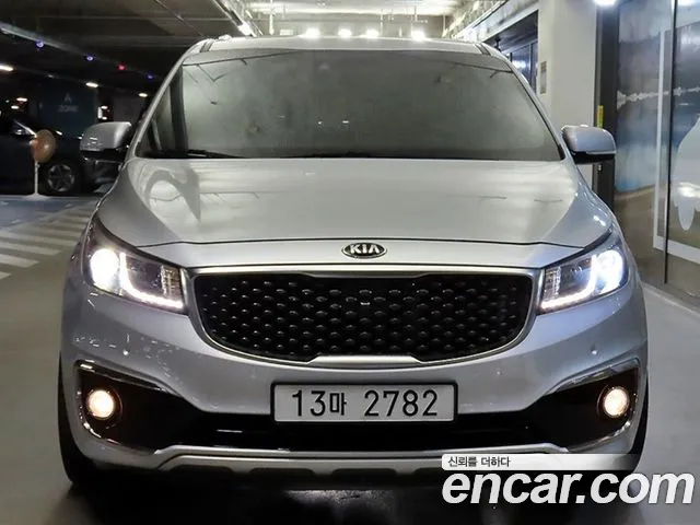 Kia Carnival 2015 thumb 2