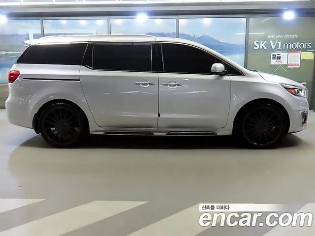 Kia Carnival 2015 thumb 3