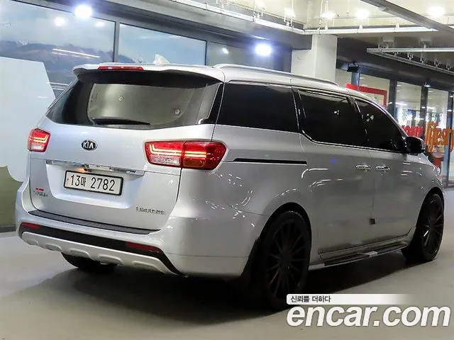 Kia Carnival 2015 thumb 4