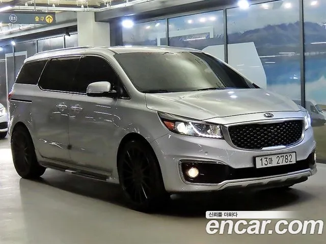 Kia Carnival 2015 thumb 12