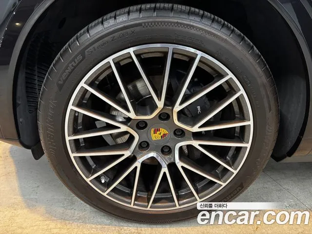 Porsche Cayenne 2021 thumb 5