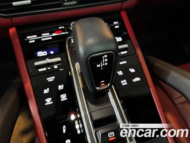 Porsche Cayenne 2021 thumb 9