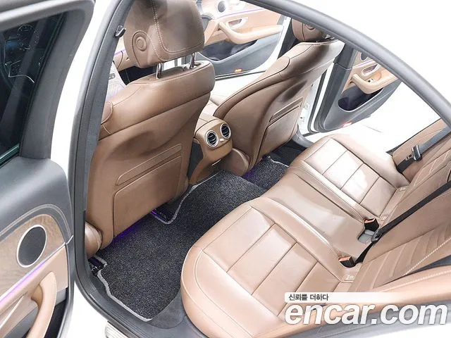 Mercedes-Benz E-Класс 2023 thumb 9