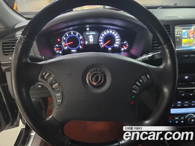 Kia Opirus 2011 thumb 6