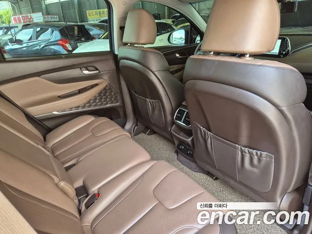 Hyundai Santa Fe 2018 thumb 10