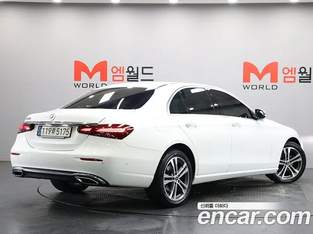 Mercedes-Benz E-Класс 2023 thumb 2
