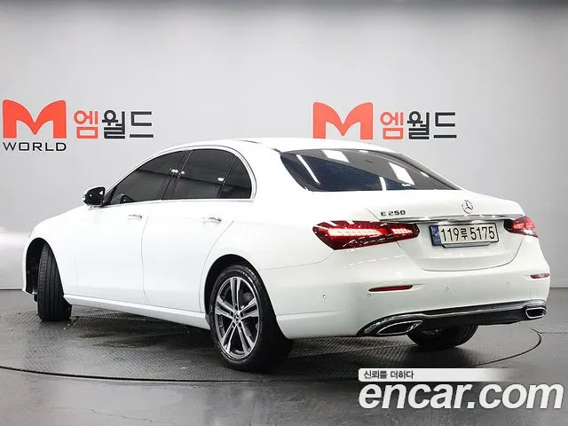 Mercedes-Benz E-Класс 2023 thumb 4