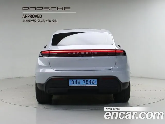 Porsche Macan 2025 thumb 4