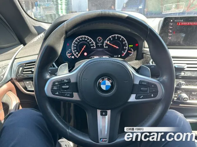 BMW 5-Series 2019 thumb 5