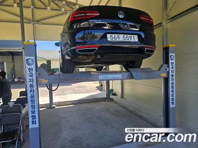 Volkswagen Passat (North America and China) 2018 thumb 2