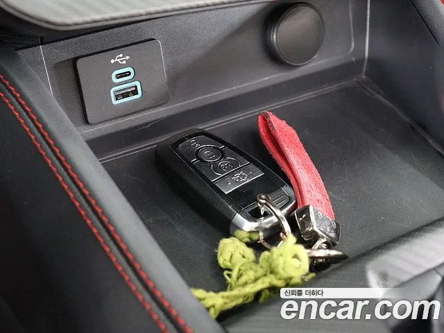 Ford Mustang Mach-E 2025 thumb 9