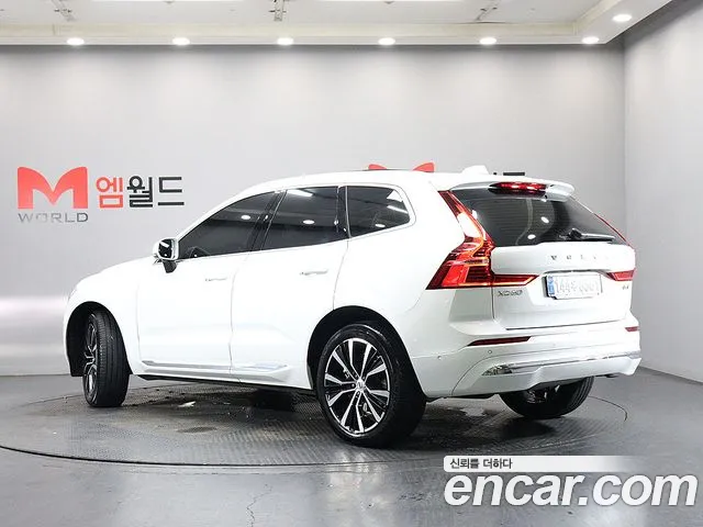 Volvo XC60 2025 thumb 4