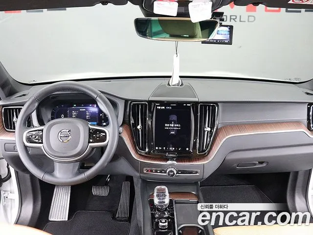 Volvo XC60 2025 thumb 8