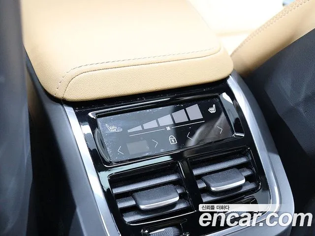 Volvo XC60 2025 thumb 9