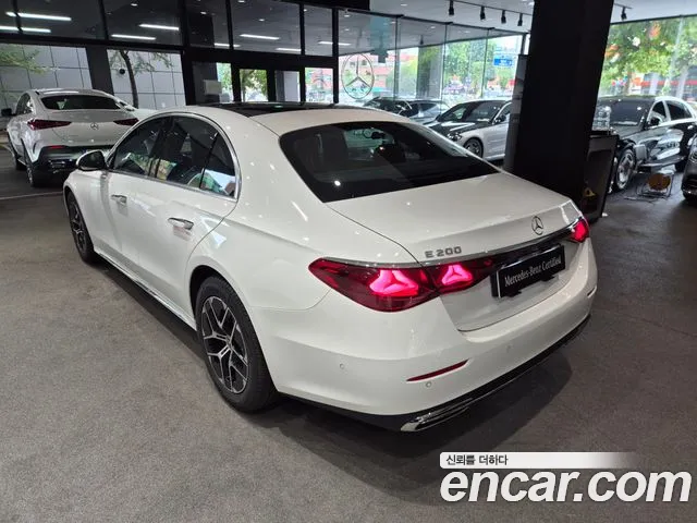 Mercedes-Benz E-Класс 2026 thumb 2