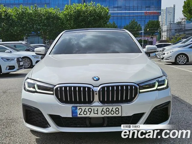 BMW 5-Series 2021 thumb 2