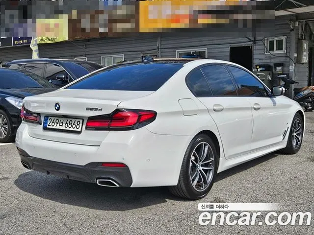 BMW 5-Series 2021 thumb 4