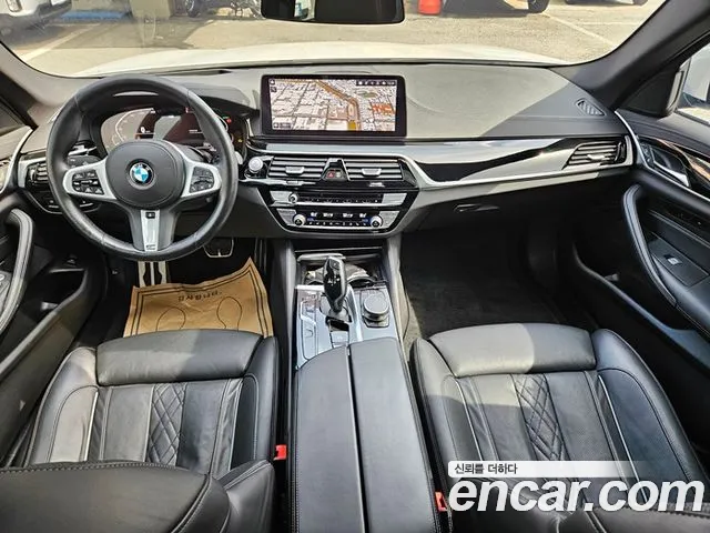 BMW 5-Series 2021 thumb 6