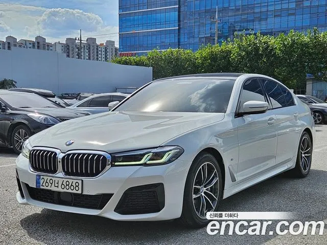 BMW 5-Series 2021 thumb 11