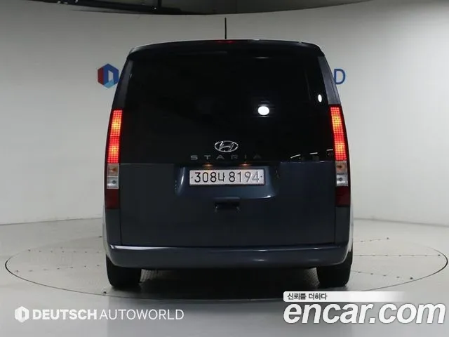 Hyundai Staria 2023 thumb 4