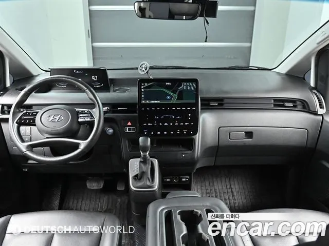 Hyundai Staria 2023 thumb 7