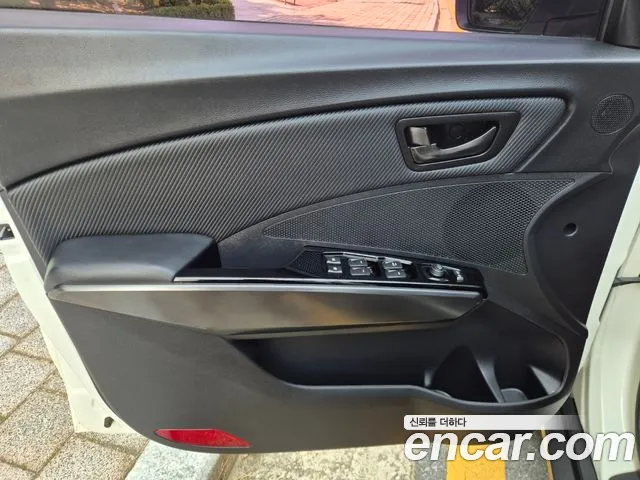 KG_Mobility_Ssangyong TIBOLI 2020 thumb 6