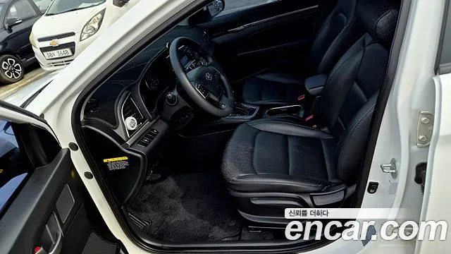 Hyundai Avante 2015 thumb 10