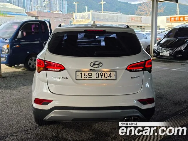 Hyundai Santa Fe 2016 thumb 4