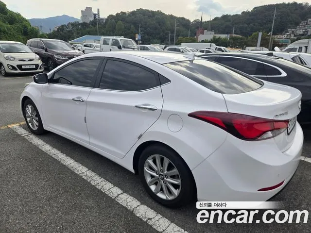 Hyundai Avante 2015 thumb 4
