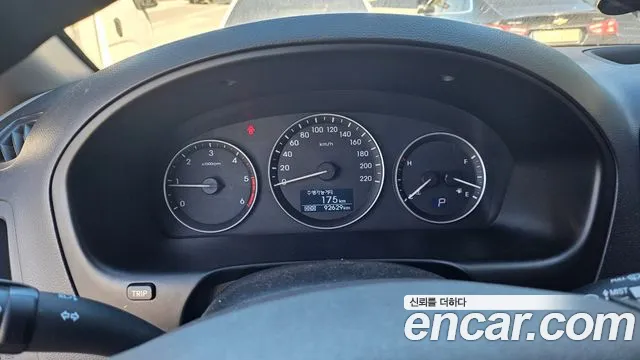 Hyundai Starex 2017 thumb 8