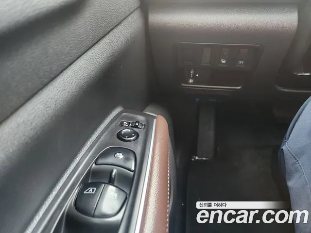 Renault-KoreaSamsung Koleos 2020 thumb 6