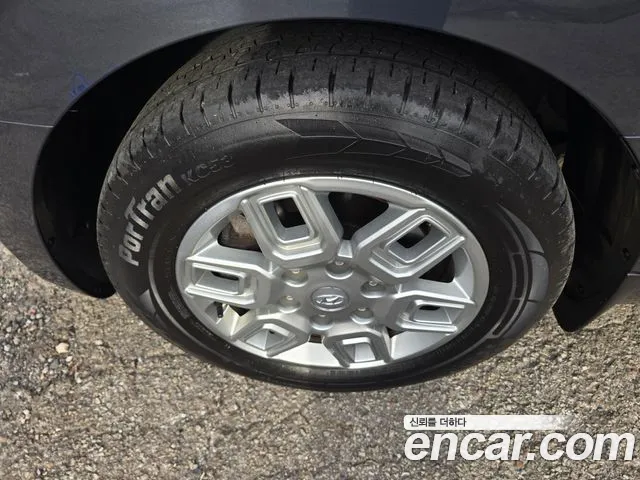 Hyundai Staria 2023 thumb 7