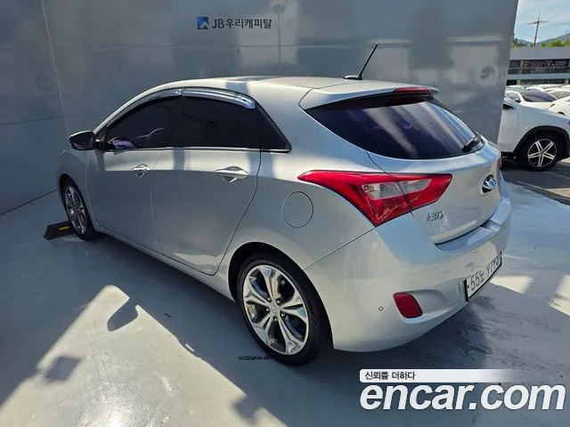 Hyundai i30 2012 thumb 6