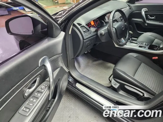 Renault-KoreaSamsung SM5 2010 thumb 7