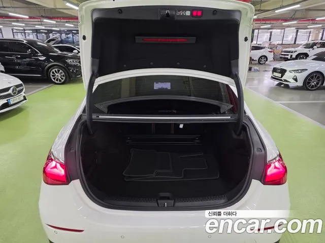 Mercedes-Benz E-Класс 2025 thumb 7