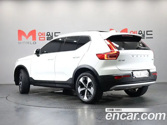 Volvo XC40 2024 thumb 4