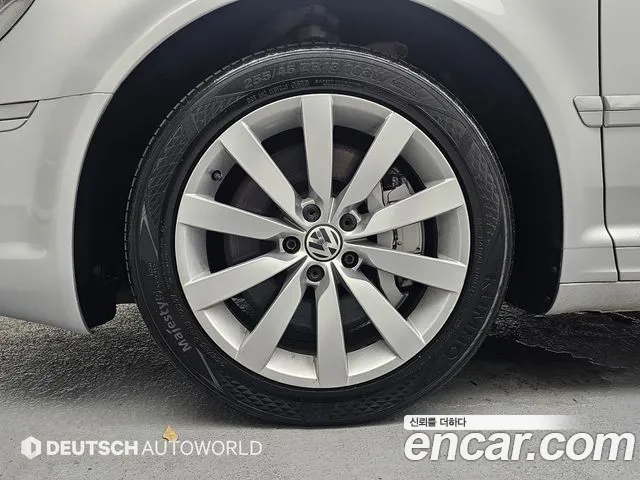Volkswagen Phaeton 2013 thumb 5