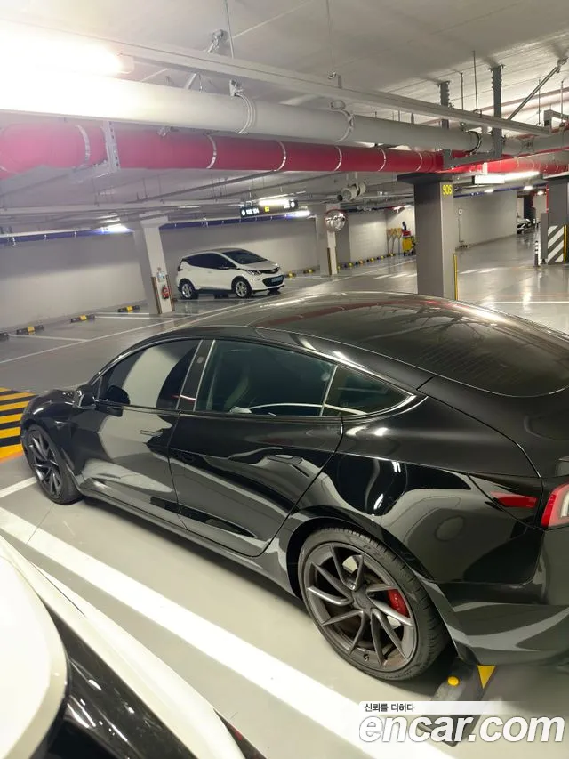 Tesla Model 3 2024 thumb 2