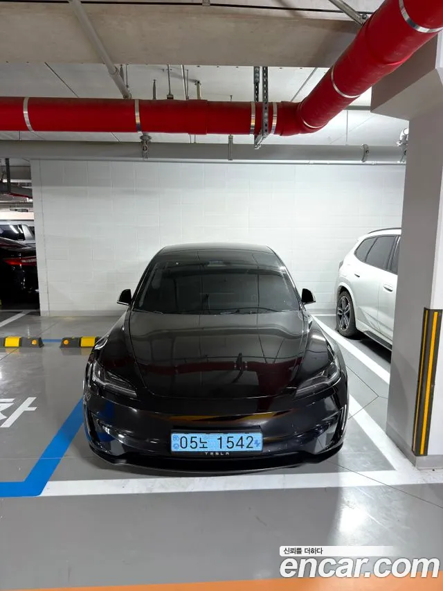 Tesla Model 3 2024 thumb 3