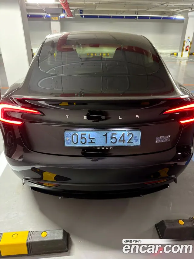 Tesla Model 3 2024 thumb 4