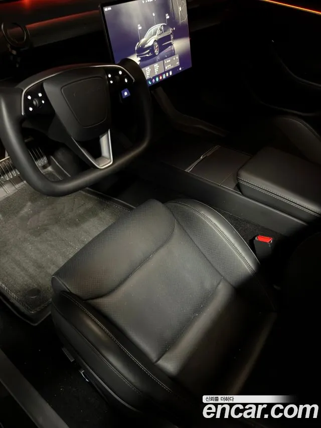 Tesla Model 3 2024 thumb 10