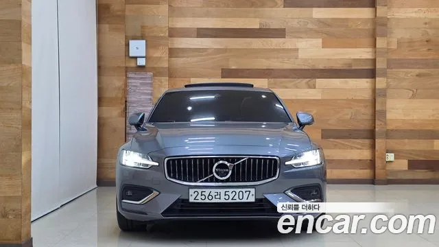 Volvo S60 2019 thumb 3