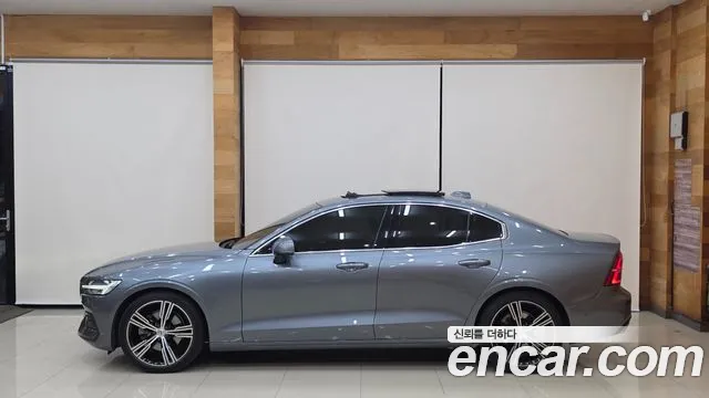 Volvo S60 2019 thumb 5