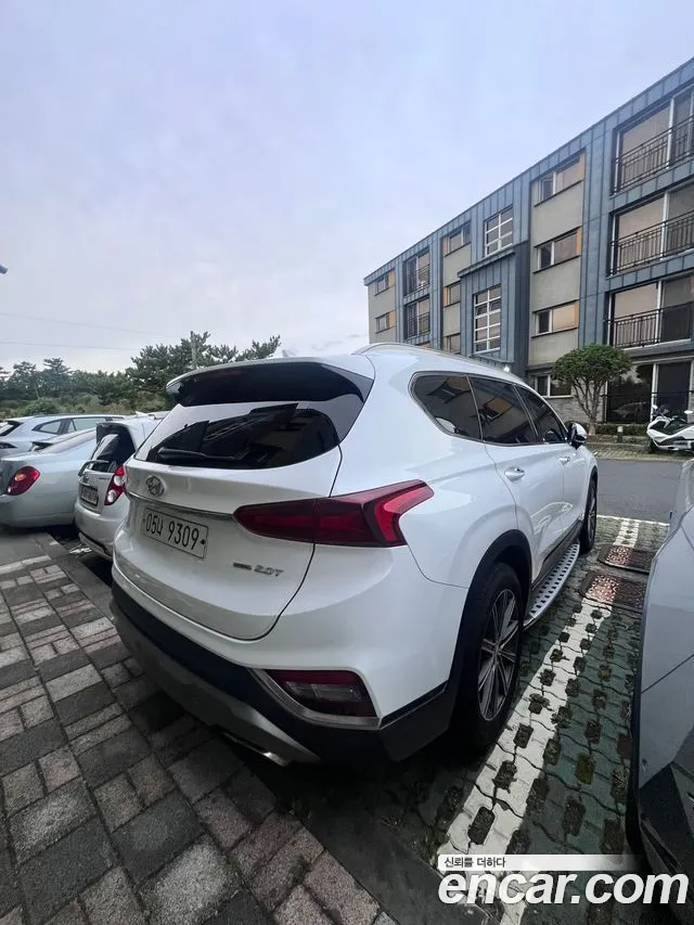 Hyundai Santa Fe 2018 thumb 2