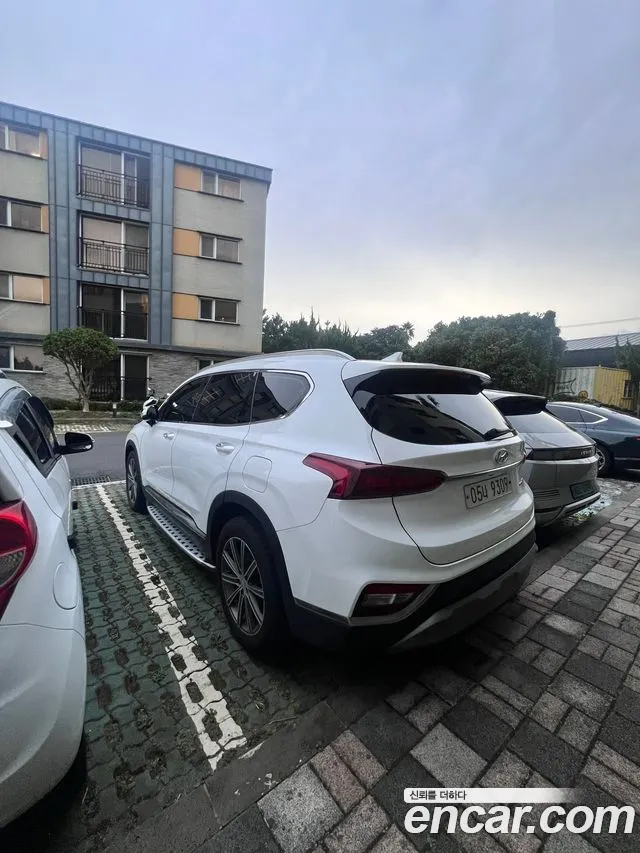 Hyundai Santa Fe 2018 thumb 5